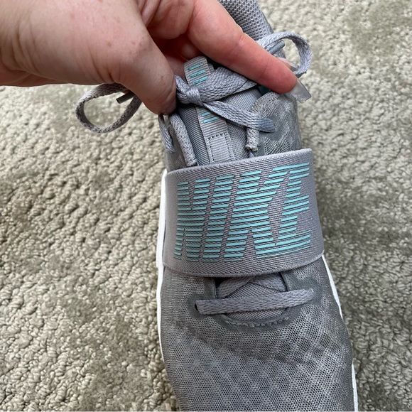 EUC Women’s Nike Renew In Season TR 9 size 7 in Ocean Blue/Gray - Picture 7 of 8